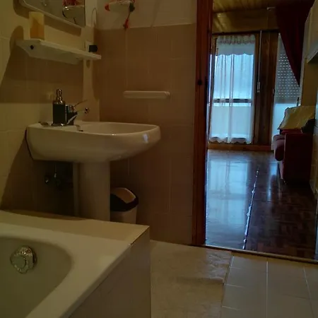 Alla Val Bed & Breakfast *